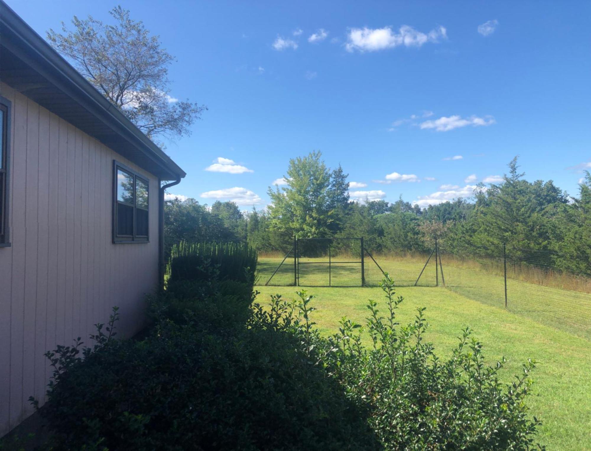 Fenced Yard Chalets From Good Dog Vacations At Big Valley Resort Sciota Eksteriør bilde